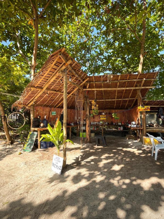Tribal Huts Community Pansiyon Daanbantayan Dış mekan fotoğraf