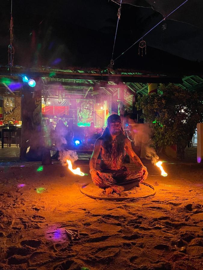 Tribal Huts Community Pansiyon Daanbantayan Dış mekan fotoğraf