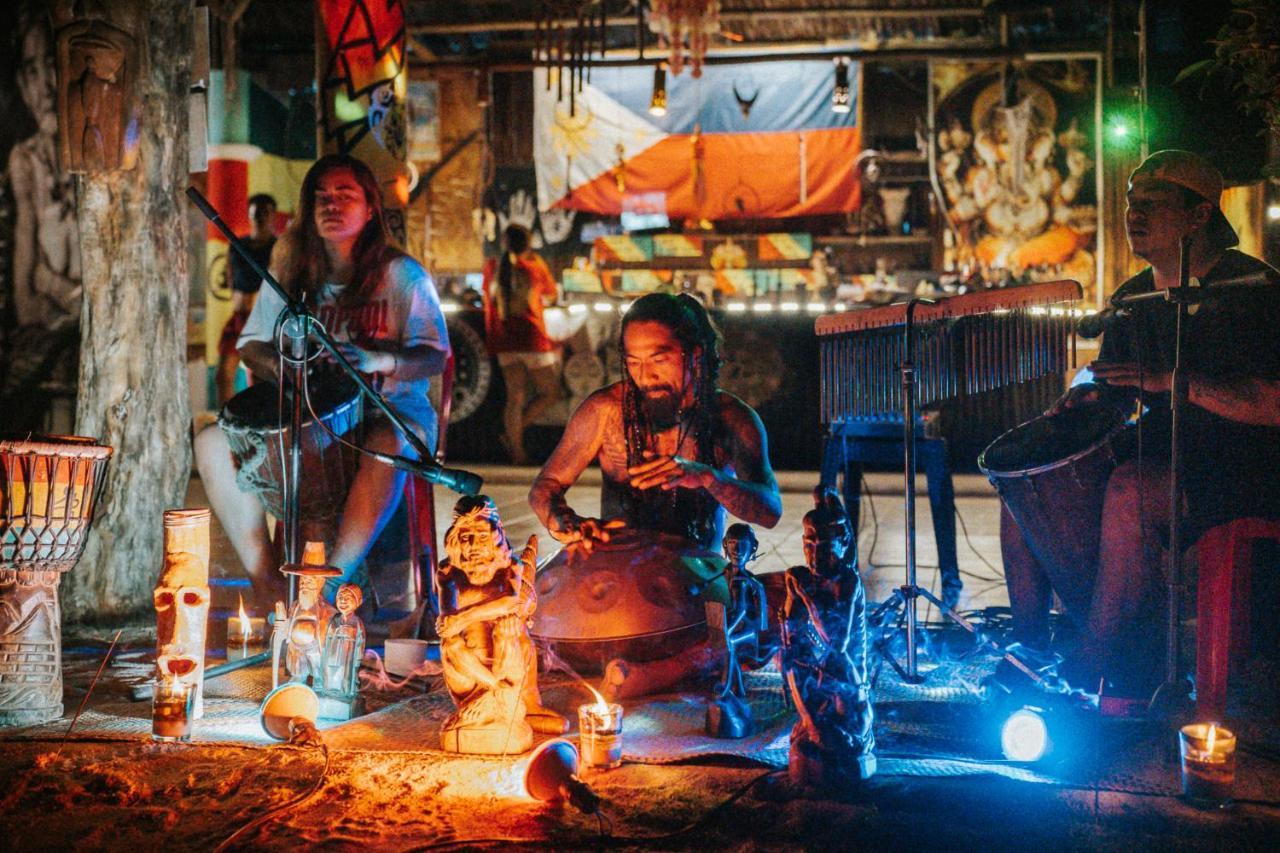 Tribal Huts Community Pansiyon Daanbantayan Dış mekan fotoğraf